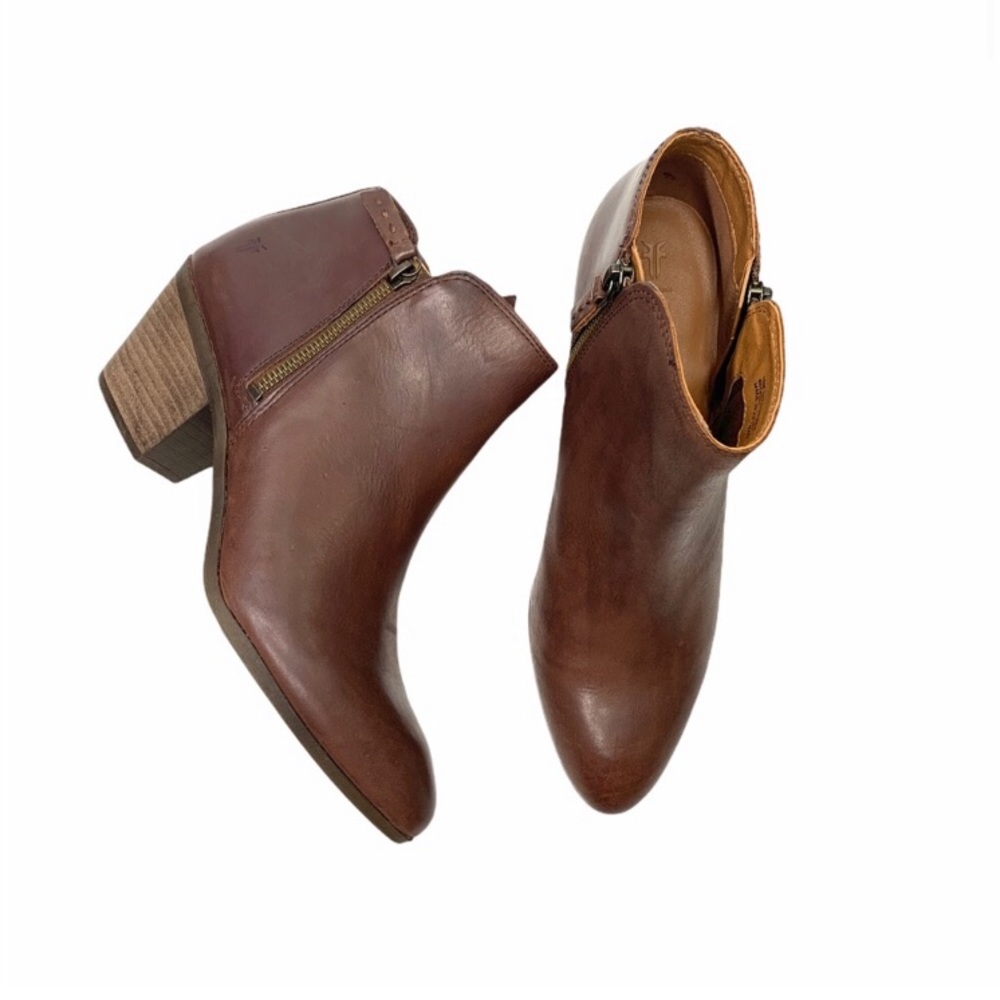 NWOT Frye Judith double zip booties